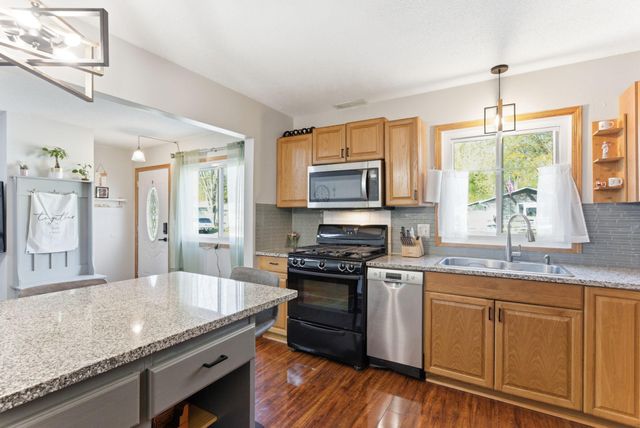 2075 N Ivy Street, North Saint Paul, MN 55109