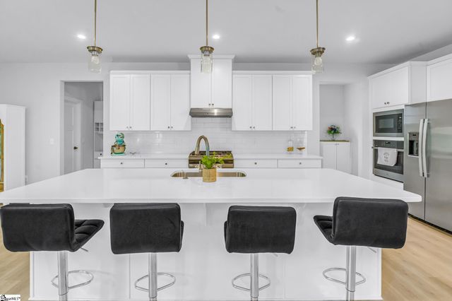 2107 Bluet Drive, Woodruff, SC 29388
