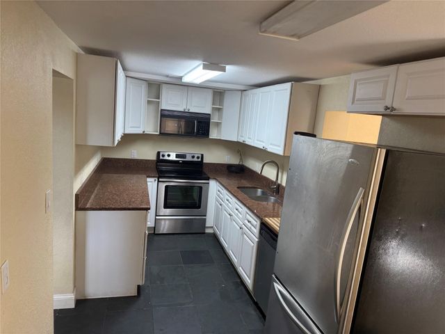 2255 NE 9th Street, Pompano Beach, FL 33062