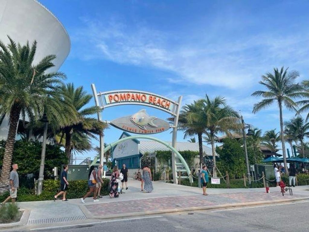 2255 NE 9th Street, Pompano Beach, FL 33062