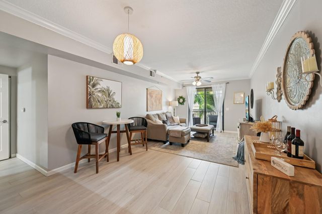 4883 Pga Boulevard 305, Palm Beach Gardens, FL 33418