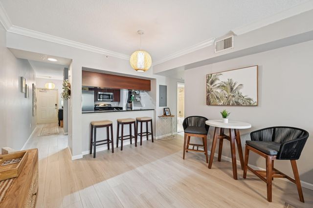 4883 Pga Boulevard 305, Palm Beach Gardens, FL 33418