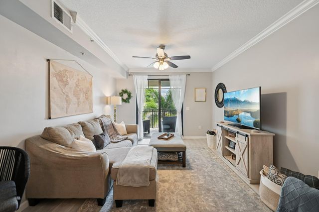 4883 Pga Boulevard 305, Palm Beach Gardens, FL 33418