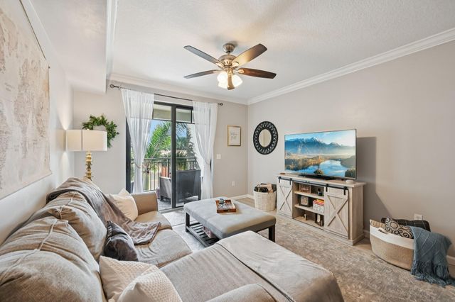 4883 Pga Boulevard 305, Palm Beach Gardens, FL 33418