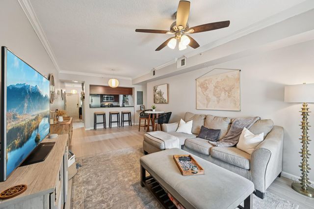 4883 Pga Boulevard 305, Palm Beach Gardens, FL 33418