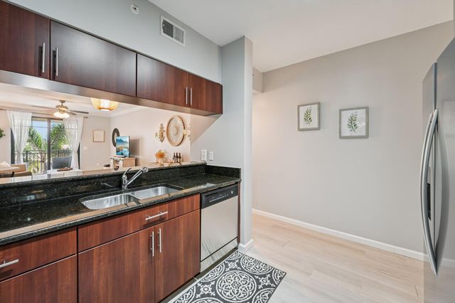 4883 Pga Boulevard 305, Palm Beach Gardens, FL 33418