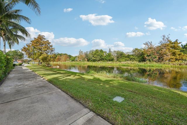 4883 Pga Boulevard 305, Palm Beach Gardens, FL 33418