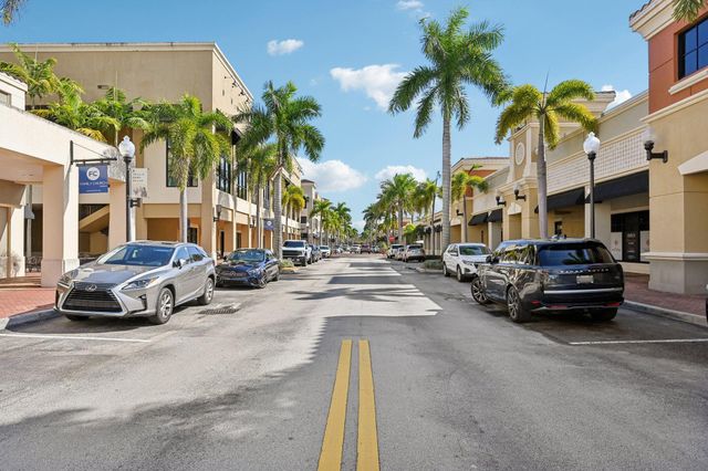 4883 Pga Boulevard 305, Palm Beach Gardens, FL 33418