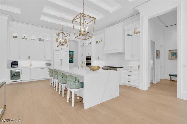 3110 Leeward LN, Naples, FL 34103