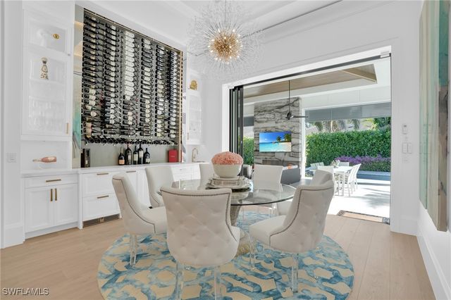 3110 Leeward LN, Naples, FL 34103