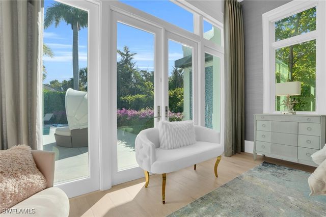 3110 Leeward LN, Naples, FL 34103