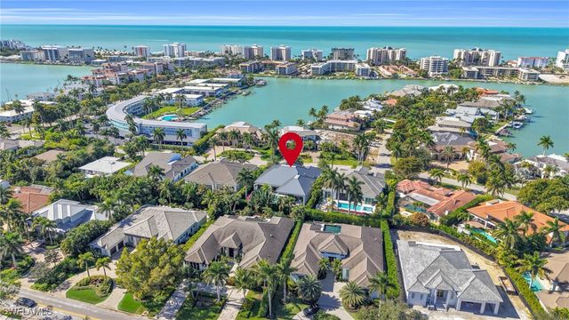 3110 Leeward LN, Naples, FL 34103