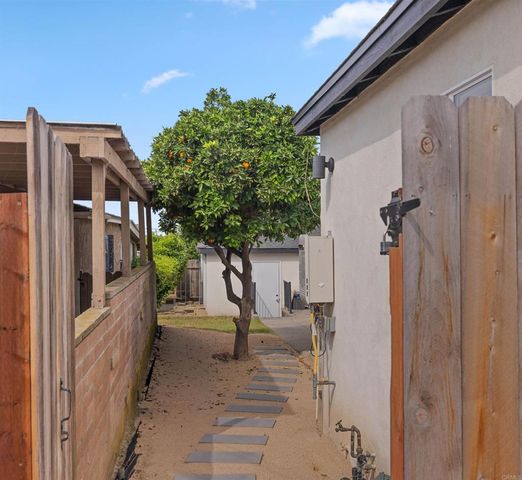 2624 Comstock Street, San Diego, CA 92111