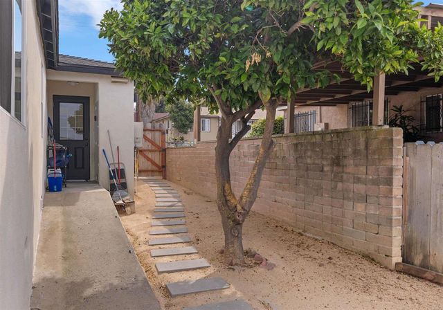 2624 Comstock Street, San Diego, CA 92111