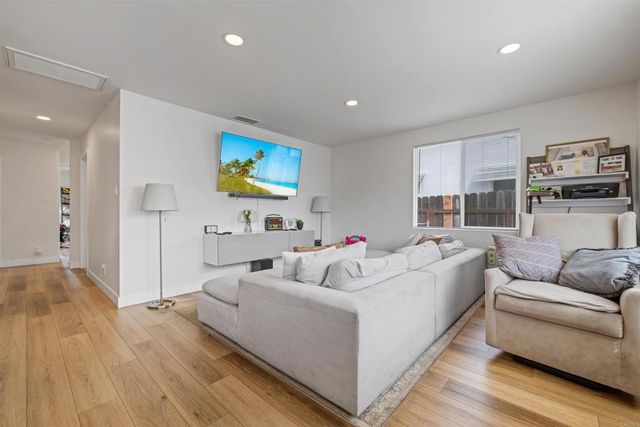 2624 Comstock Street, San Diego, CA 92111
