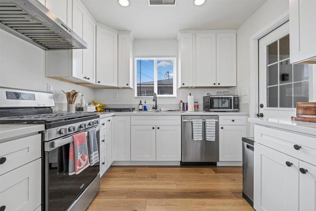 2624 Comstock Street, San Diego, CA 92111