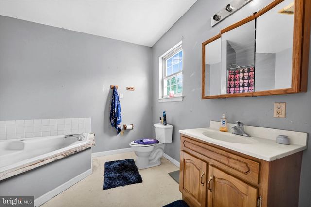 16 JIMMY LEE CT, Mohrsville, PA 19541