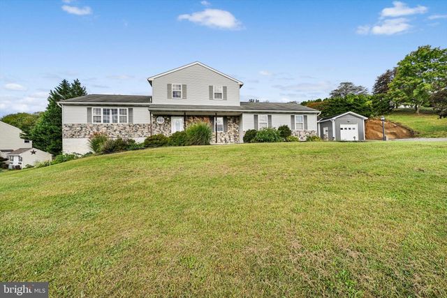 16 JIMMY LEE CT, Mohrsville, PA 19541
