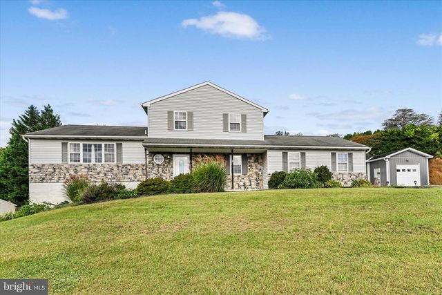 16 JIMMY LEE CT, Mohrsville, PA 19541