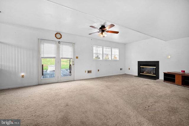 16 JIMMY LEE CT, Mohrsville, PA 19541