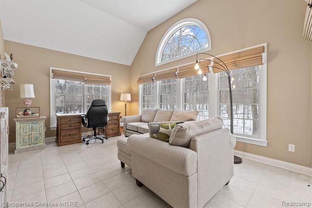 24910 Reeds Pointe Drive, Novi, MI 48374