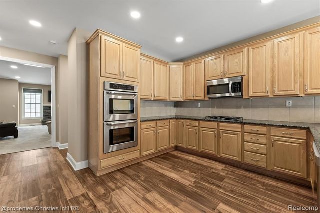 24910 Reeds Pointe Drive, Novi, MI 48374