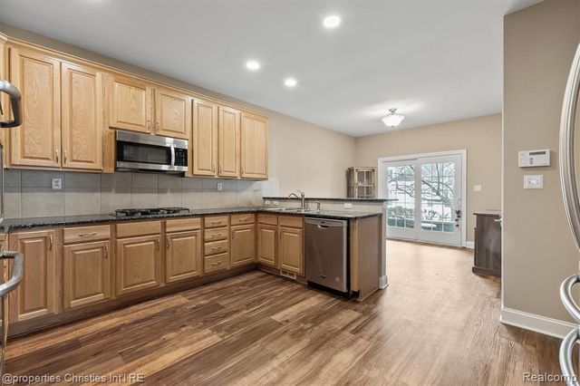 24910 Reeds Pointe Drive, Novi, MI 48374