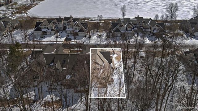 24910 Reeds Pointe Drive, Novi, MI 48374