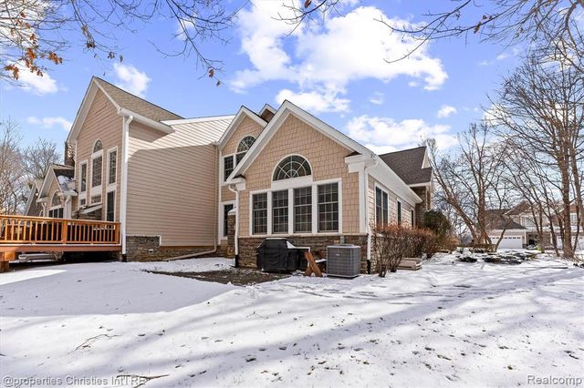 24910 Reeds Pointe Drive, Novi, MI 48374