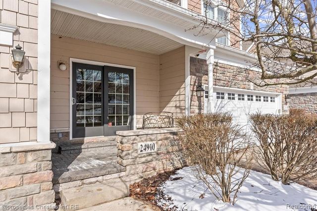 24910 Reeds Pointe Drive, Novi, MI 48374