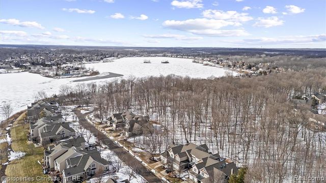 24910 Reeds Pointe Drive, Novi, MI 48374