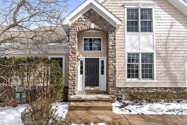 24910 Reeds Pointe Drive, Novi, MI 48374