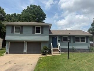 12104 W 93rd Street, Lenexa, KS 66215