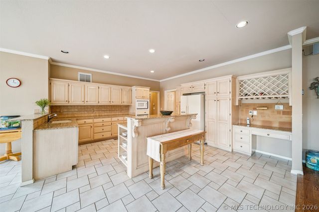 12231 S 18th Avenue E, Jenks, OK 74037