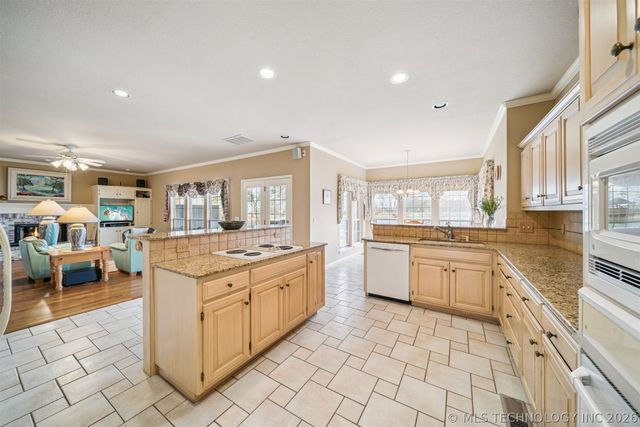 12231 S 18th Avenue E, Jenks, OK 74037