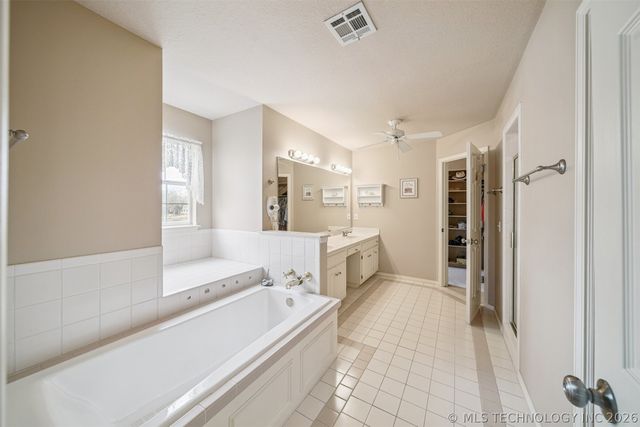 12231 S 18th Avenue E, Jenks, OK 74037