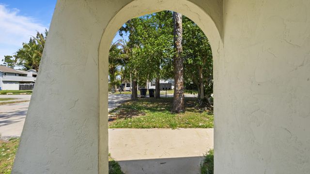 4453 Stevens Road, Lake Worth Beach, FL 33461