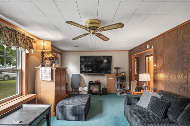 6 Marsh Ave, Salem, NH 03079