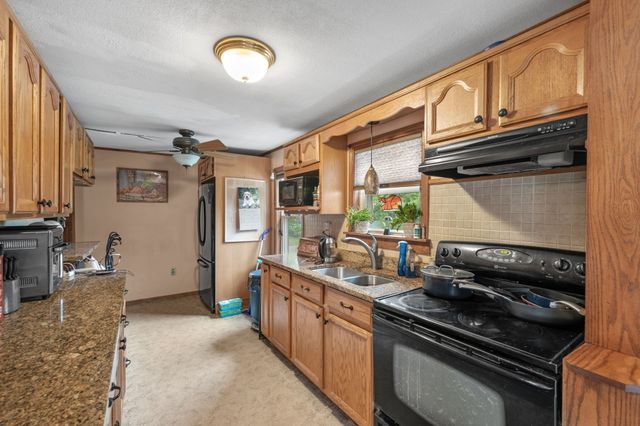 6 Marsh Ave, Salem, NH 03079