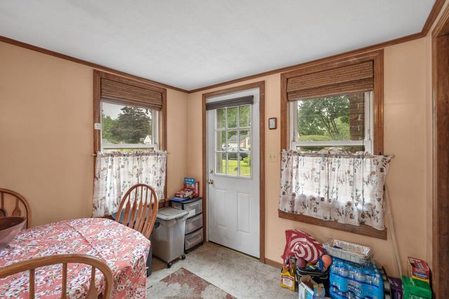 6 Marsh Ave, Salem, NH 03079