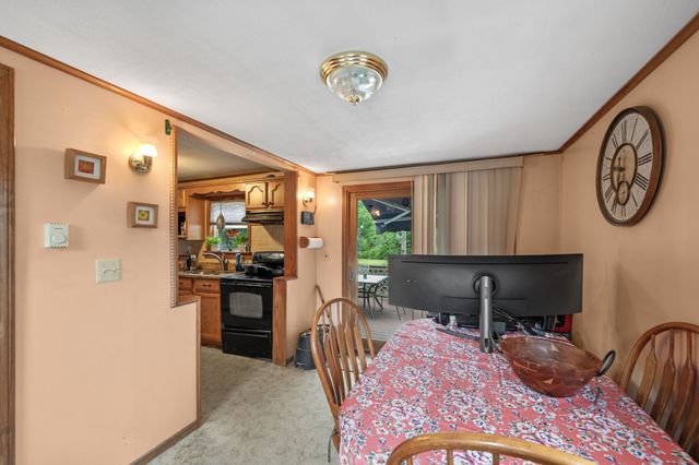 6 Marsh Ave, Salem, NH 03079