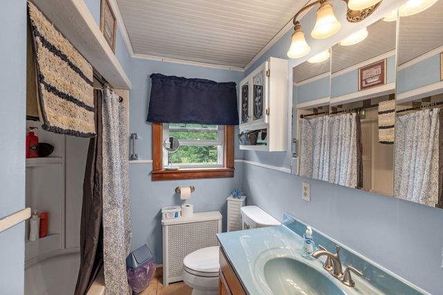 6 Marsh Ave, Salem, NH 03079