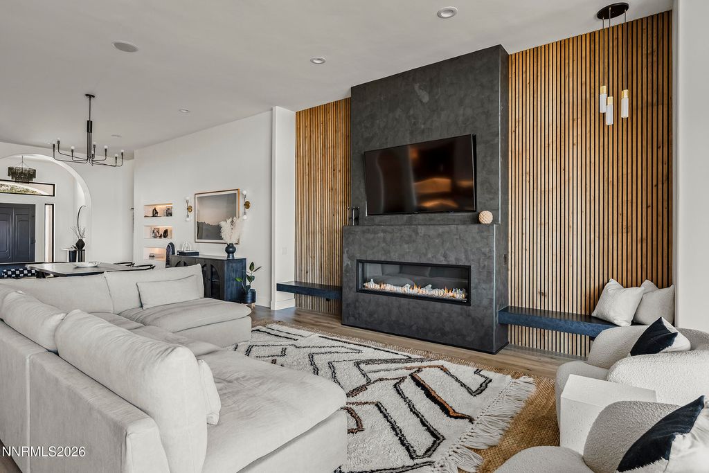 Image 10 of property listing at 4425 Dant Boulevard, Reno, NV 89509