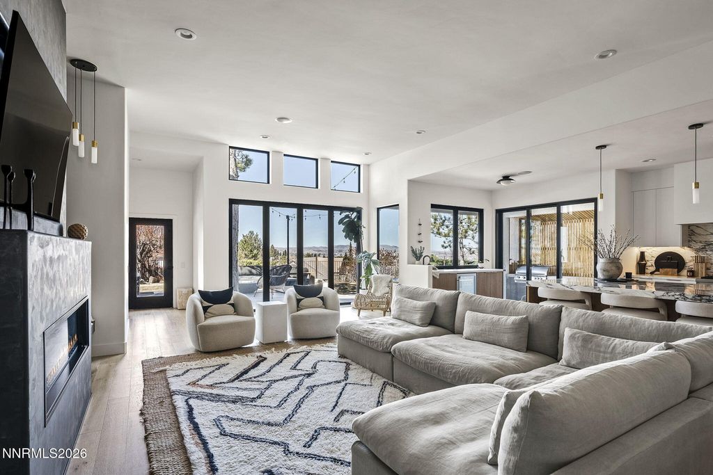 Image 14 of property listing at 4425 Dant Boulevard, Reno, NV 89509