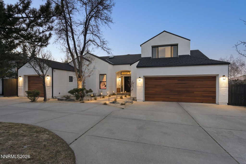 Image 3 of property listing at 4425 Dant Boulevard, Reno, NV 89509