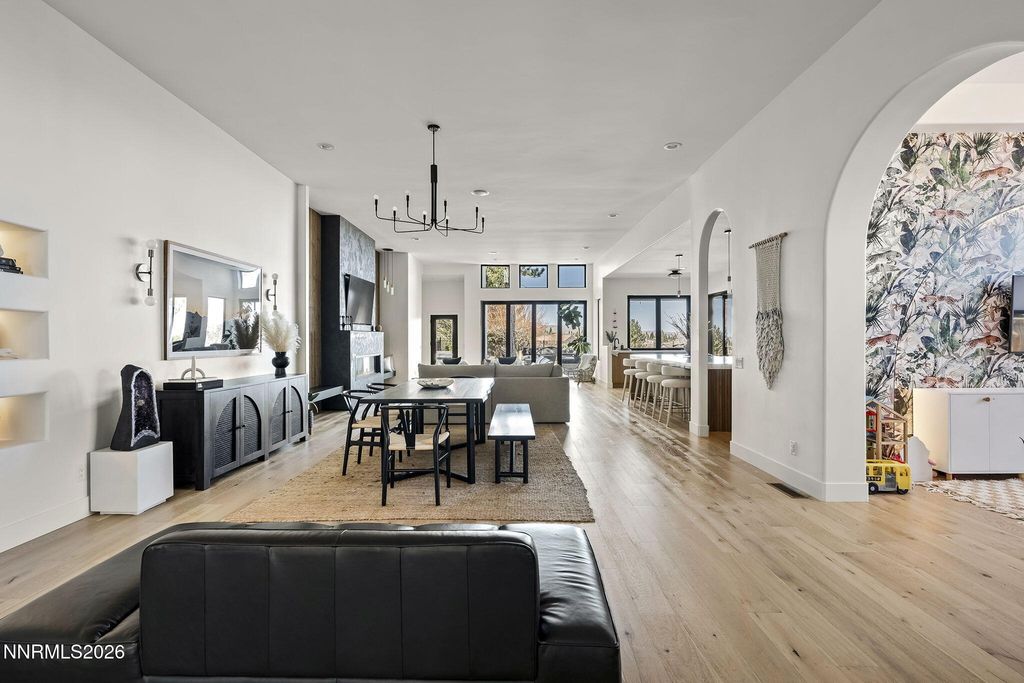 Image 5 of property listing at 4425 Dant Boulevard, Reno, NV 89509