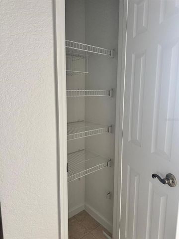 3001 GREYSTONE LOOP 201, Kissimmee, FL 34741