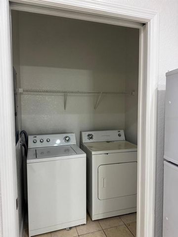 3001 GREYSTONE LOOP 201, Kissimmee, FL 34741