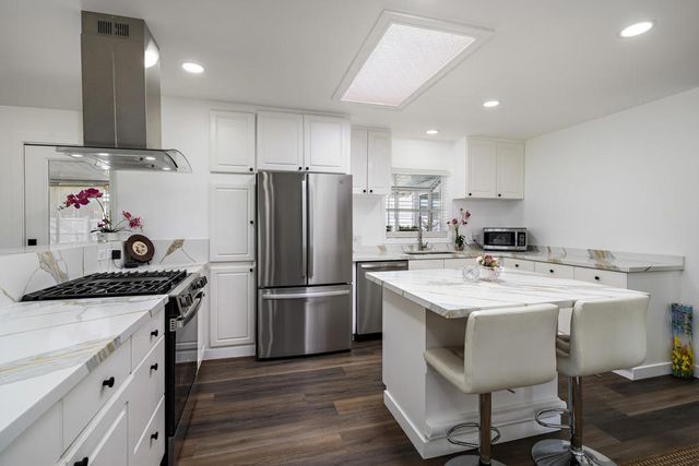 74 Via Minorca, Cathedral City, CA 92234