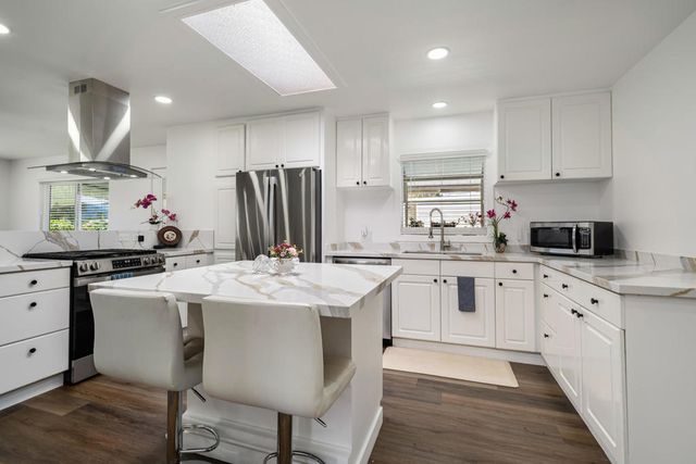 74 Via Minorca, Cathedral City, CA 92234